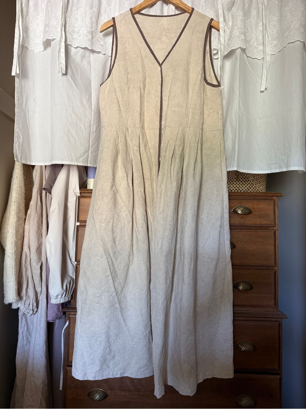 Sleeveless Neutral V-Neck Linen Dress with Contrast Trim